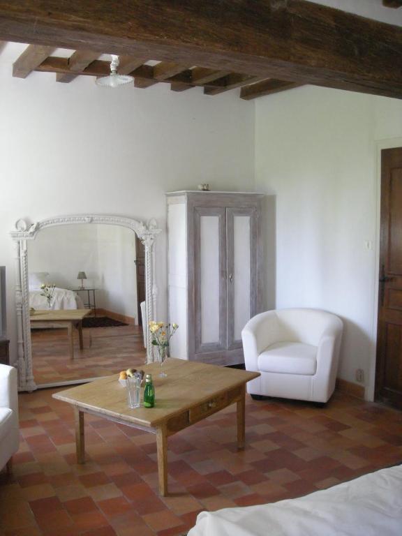 La Touche Bed and Breakfast Menetou-sur-Nahon Habitación foto
